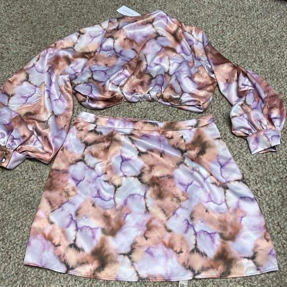 New dynamite satin skirt set - Picture 12 of 12